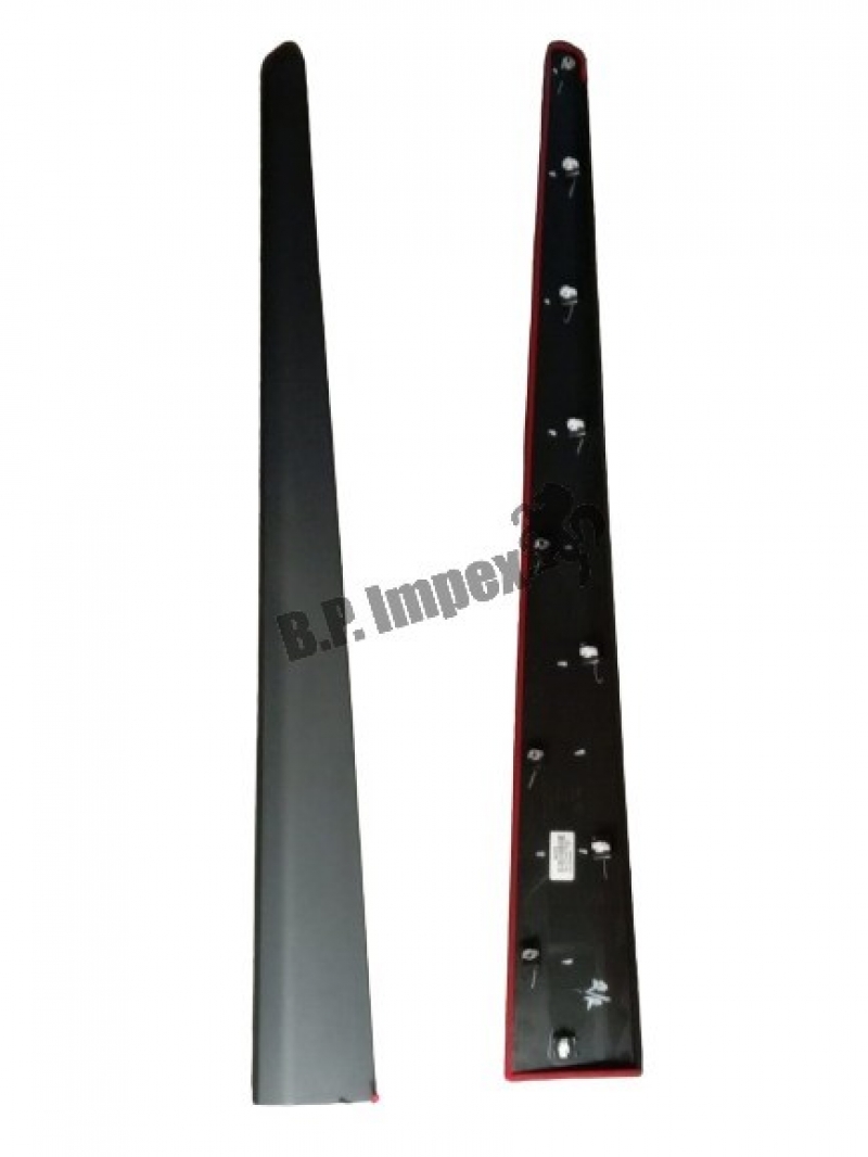 MOULDING ASSEMBLY FRONT DRIVE WITH LINE LH